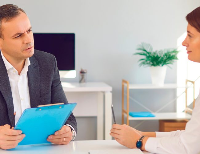 El desafío de encontrar empleo para los jóvenes en este momento (y qué habilidades recomiendan los expertos de LinkedIn)